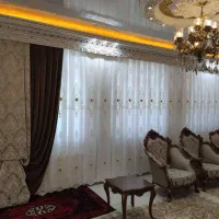 پرده پذیرایی حریر گل برجسته ترک و پنل مخمل ترک|پرده، رانر، رومیزی|تهران, ازگل|دیوار