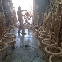 کارگر نجاری ماهر یانیمه ماهر