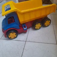 کامیون اسباب بازی