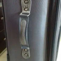 یک چمدان بزرگ چرخدار نو به فروش می رسد