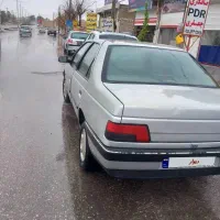 یک دستگاه پژو ۴۰۵