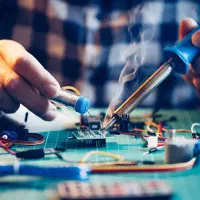 تعمیرات تخصصی آیفون و اندروید