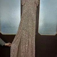 لباس مجلسی|لباس|اقبالیه, |دیوار