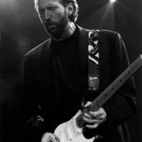 آموزش گیتار(حضوری و آنلاین)