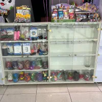 ویترین شیشه ای