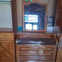 ست کامل ویترین چوبی میز آرایشی و آینه  تمیز و سالم|بوفه، ویترین، کنسول|نجف‌آباد, ویلاشهر|دیوار