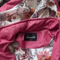 کاپشن سرخابی|لباس|اصفهان, جلفا|دیوار