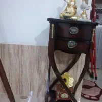 تلفن و میز تلفن