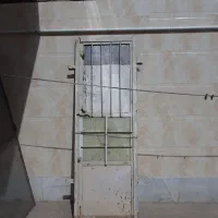 یک عدد درب اهنی ۲.۲۰در ۷۵ سانتیمتر