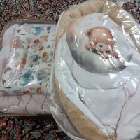 یک عدد شلوارلی پیشبند دار و سرویس نوزاد