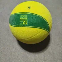 توپ والیبال