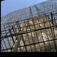 داربست فلزی و تخته زیر پایی