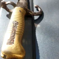 شمشیر عتیقه قدمتش مال جنگ جهانی اوله|کلکسیون اشیاء عتیقه|کرمانشاه, |دیوار