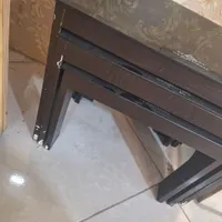 میز جلو مبلی رنگ چوب پایه هاش ریخته تو عکس مشخصه|مبلمان خانگی و میز عسلی|شیروان (خراسان), |دیوار