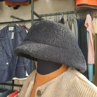 کلاه باکت|لباس|کرمانشاه, |دیوار