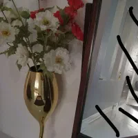 گلدان نو و گل های خارجی نو