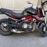 بنلی ۳۰۰ دو سیلندر