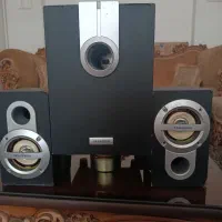 یک عدد ساب و دوتا اسپیکر کوچک