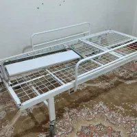 تخت بیمارستانی