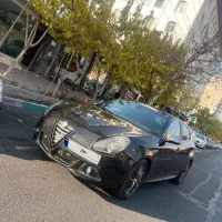 الفا رومیو جولیتا کیو وی لاین