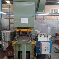 پرسکار در شرکت تولیدی قطعات خودرو
