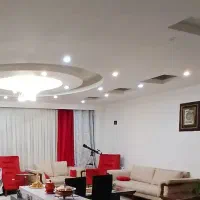 مبلمان راحتی ، کرم و قرمز