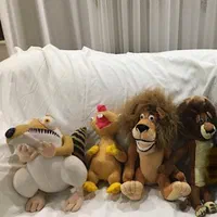 ۳۲ عدد عروسک با کیفیت در حد نو