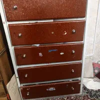 کمد چوبی و فلزی