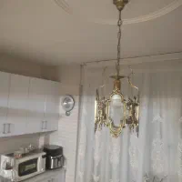 لوستر برنزی بسیار زیبا وشیک وخیلی تمیز|لوستر و چراغ آویز|تهران, پرستار|دیوار