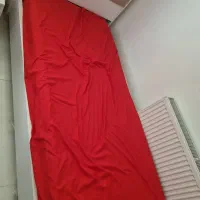 دو عدد تخت و میز تحریر و دو کنار تختی و صندلی