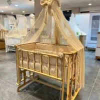 تخت و گهواره کنار مادر فرشته