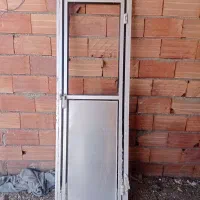 در الیومنیوم فروشی