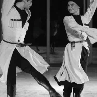 آموزش‌ رقص با مربی بین المللی