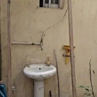 درب با چارچوب چوبی و ملحقات
