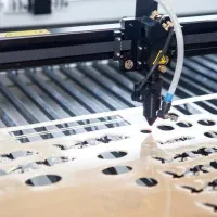 خدمات برش و حک لیزری