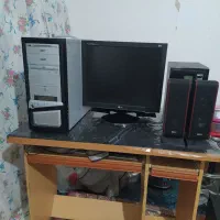 کامپوتر ومیز