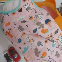 فروش تعدادی لباس، کفش بچگانه