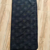 تعدادی شال و روسری|لباس|میانه, |دیوار