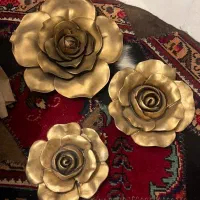 مجسمه دیوار کوب رز برجسته