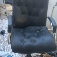 صندلی گردان اداری سالم.