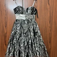 لباس مجلسی و کفش و صندل مجلسی|لباس|صدرا-فارس, فاز ۱|دیوار