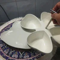 قوری . ظرف .