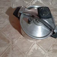 قابلمه زودپز هشت لیتری