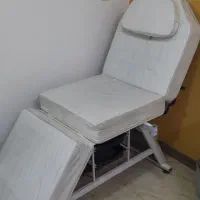 تخت مژه و فشیال و ماساژ و میکاپ و آرایش دائم
