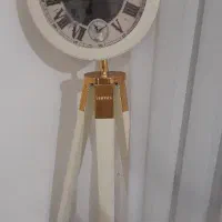 ساعت پایه دار