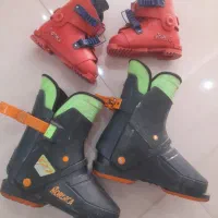 دو جفت کفش اسکی