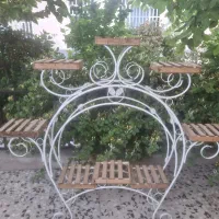 استند گل و گیاه فلزی فرفورژه و چوب