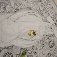 تعدادی لباس در حد نو|لباس|بومهن, |دیوار