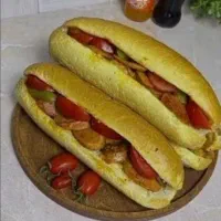 سالن کار و صندوق دار در فست فود پرکن بخورنیازمندیم