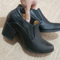 کفش چرم طبیعی سایز ۳۸ ،پاشنه۵ سانت